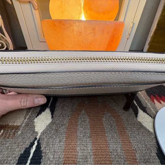 Kate Spade Black and Cream Wallet - Picture 5 of 16